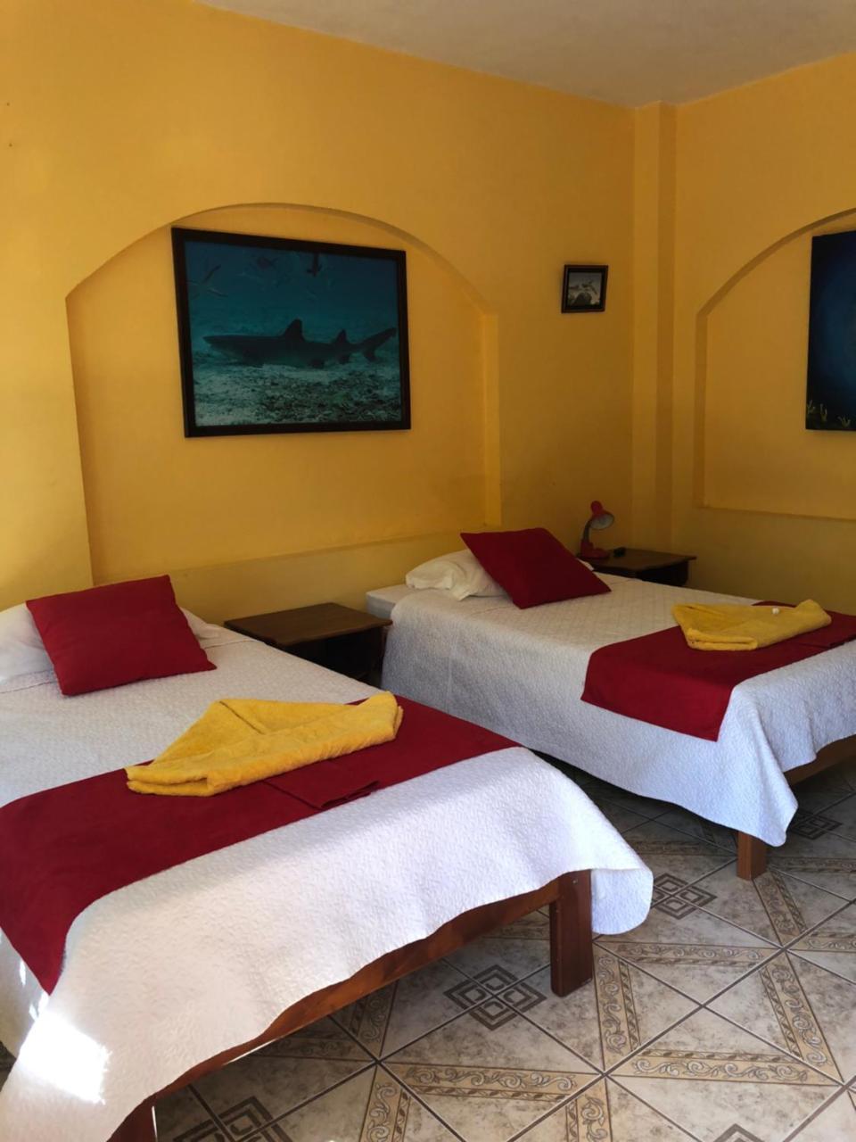 Hostal Sandrita Puerto Villamil Buitenkant foto