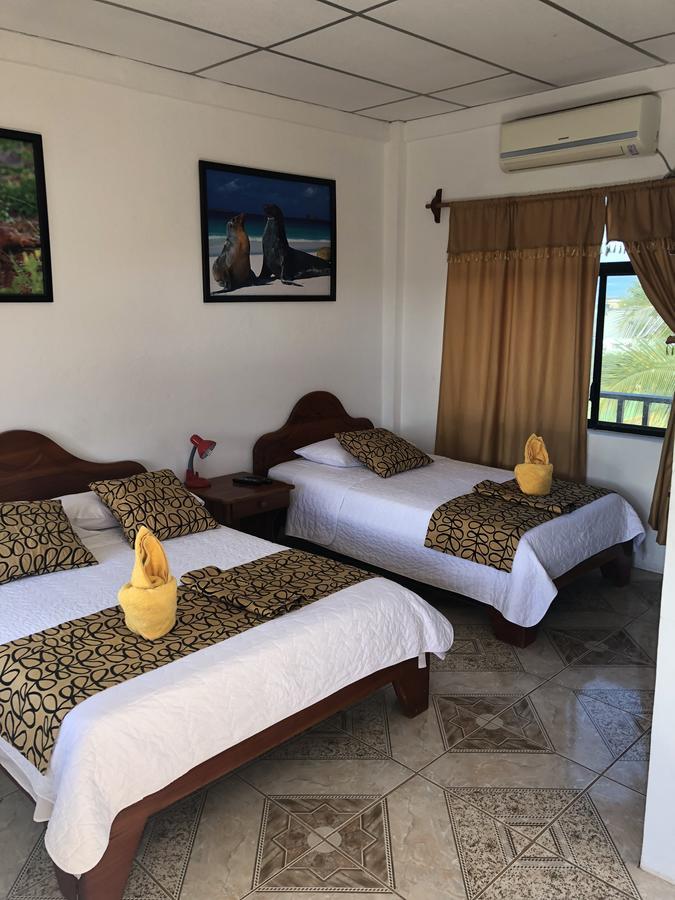 Hostal Sandrita Puerto Villamil Buitenkant foto